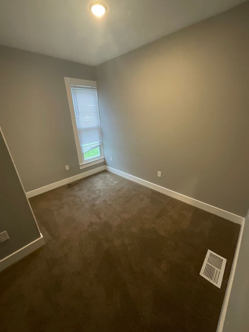Bloomington Apartment: 705 N. Lincoln St