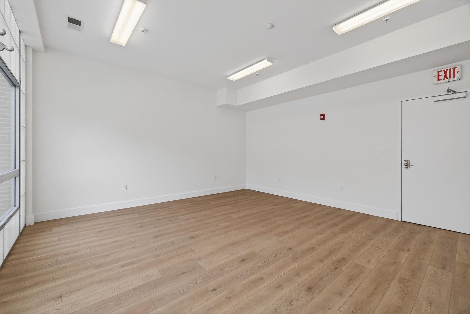 Bloomington Apartment: 116 E. 3rd St
