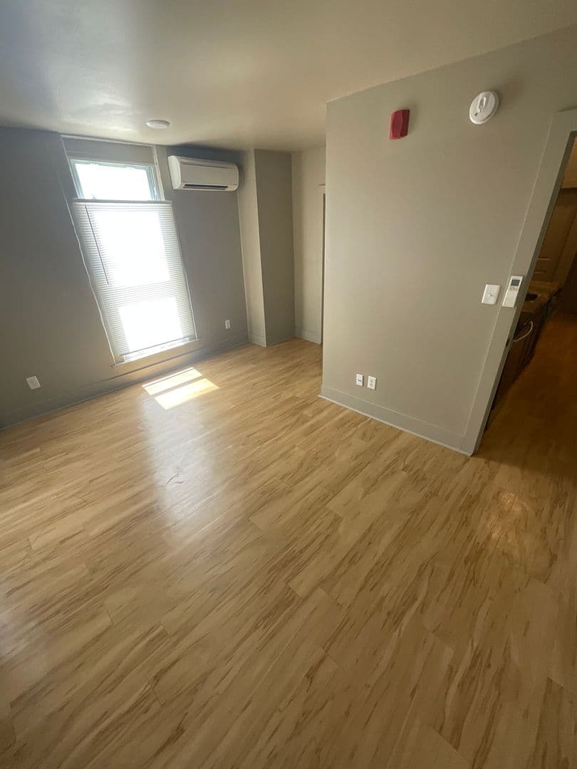 Bloomington Apartment: 425 N. Walnut St