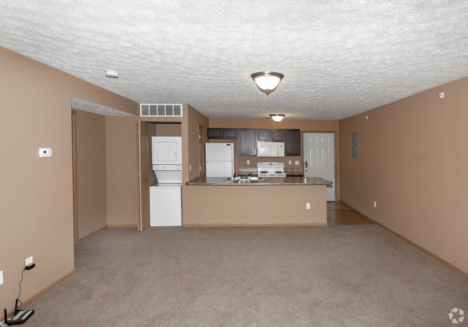 Terre Haute Apartment: 1897 N Hunt St