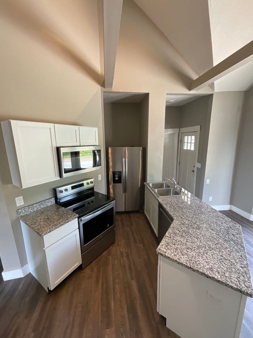 Bloomington Apartment: 317 N. Dunn St