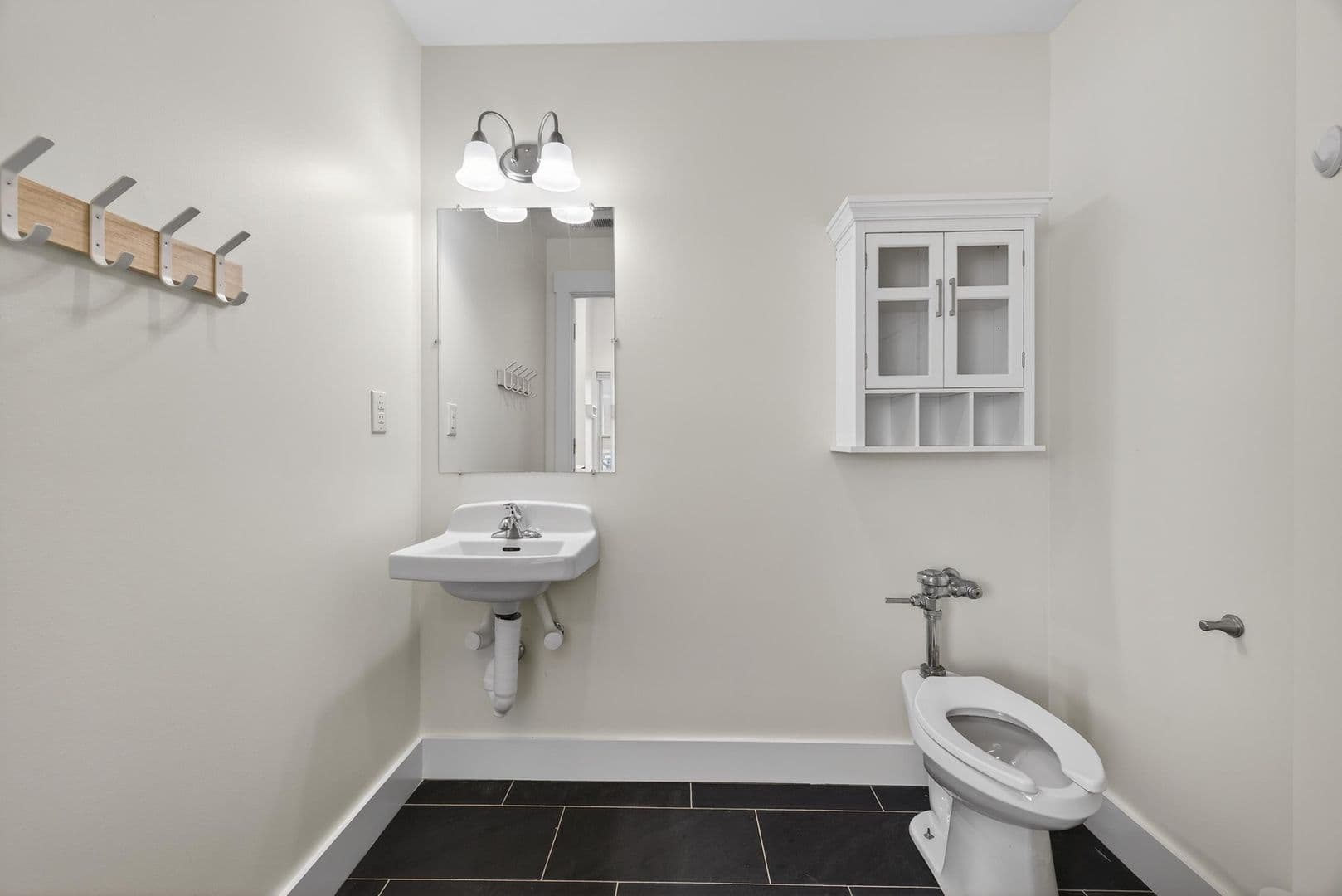 Bloomington Apartment: 116 E. 3rd St