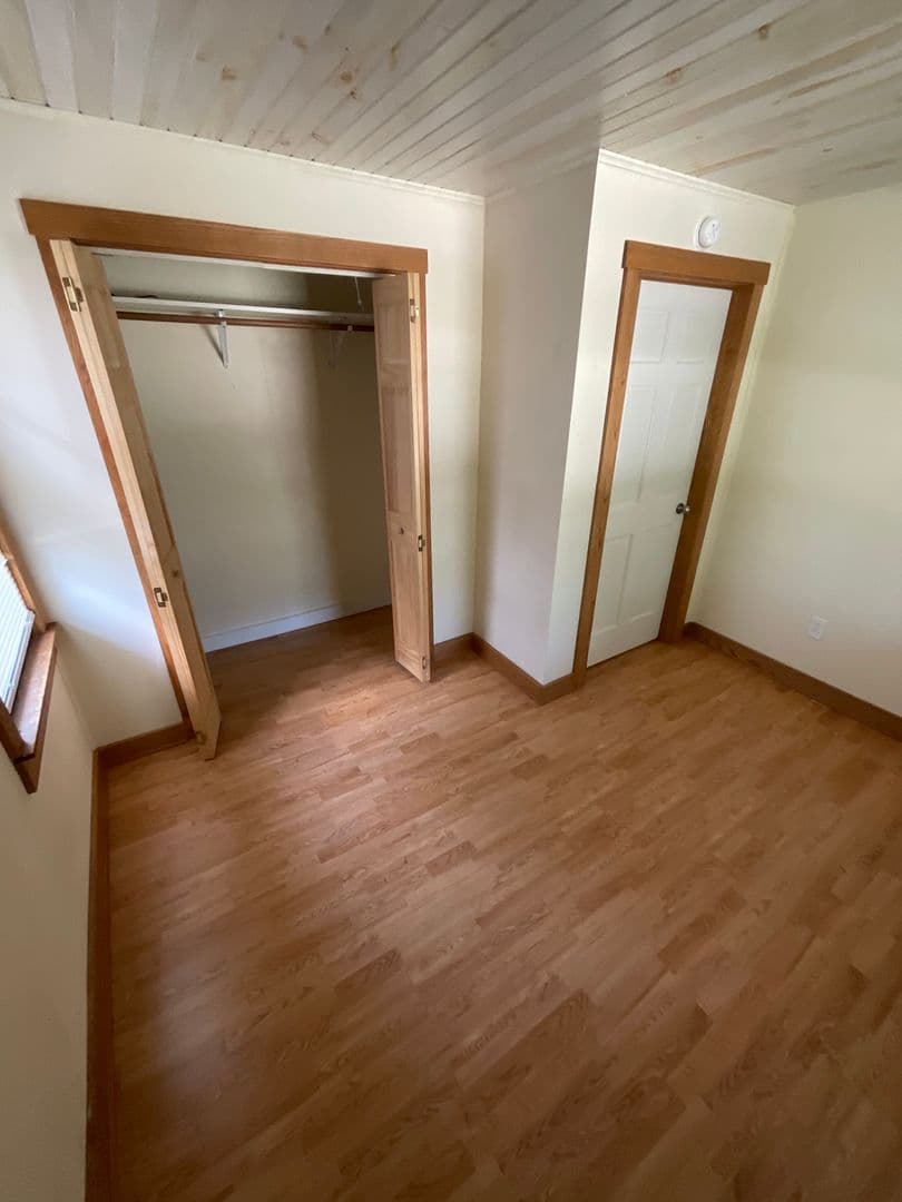 Bloomington Apartment: 408 E. 16th St