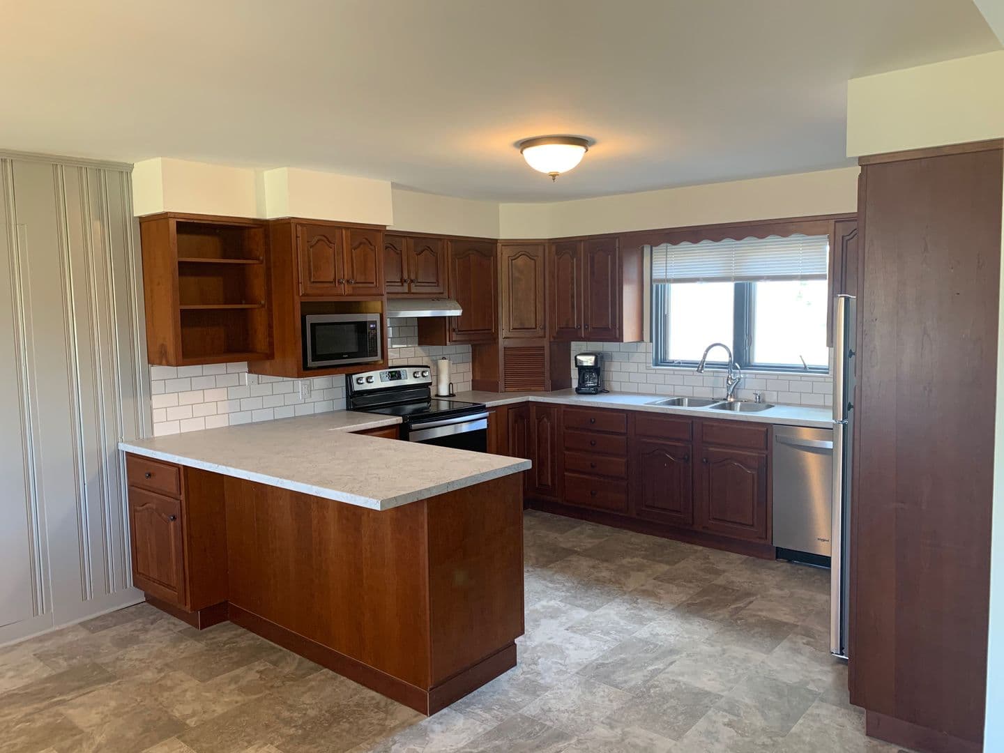 Bloomington House: 7691 W Reeves Road