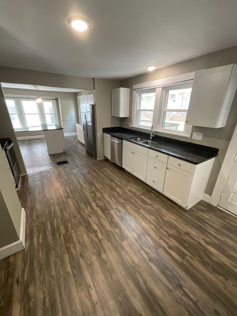 Bloomington House: 407 N. Dunn St