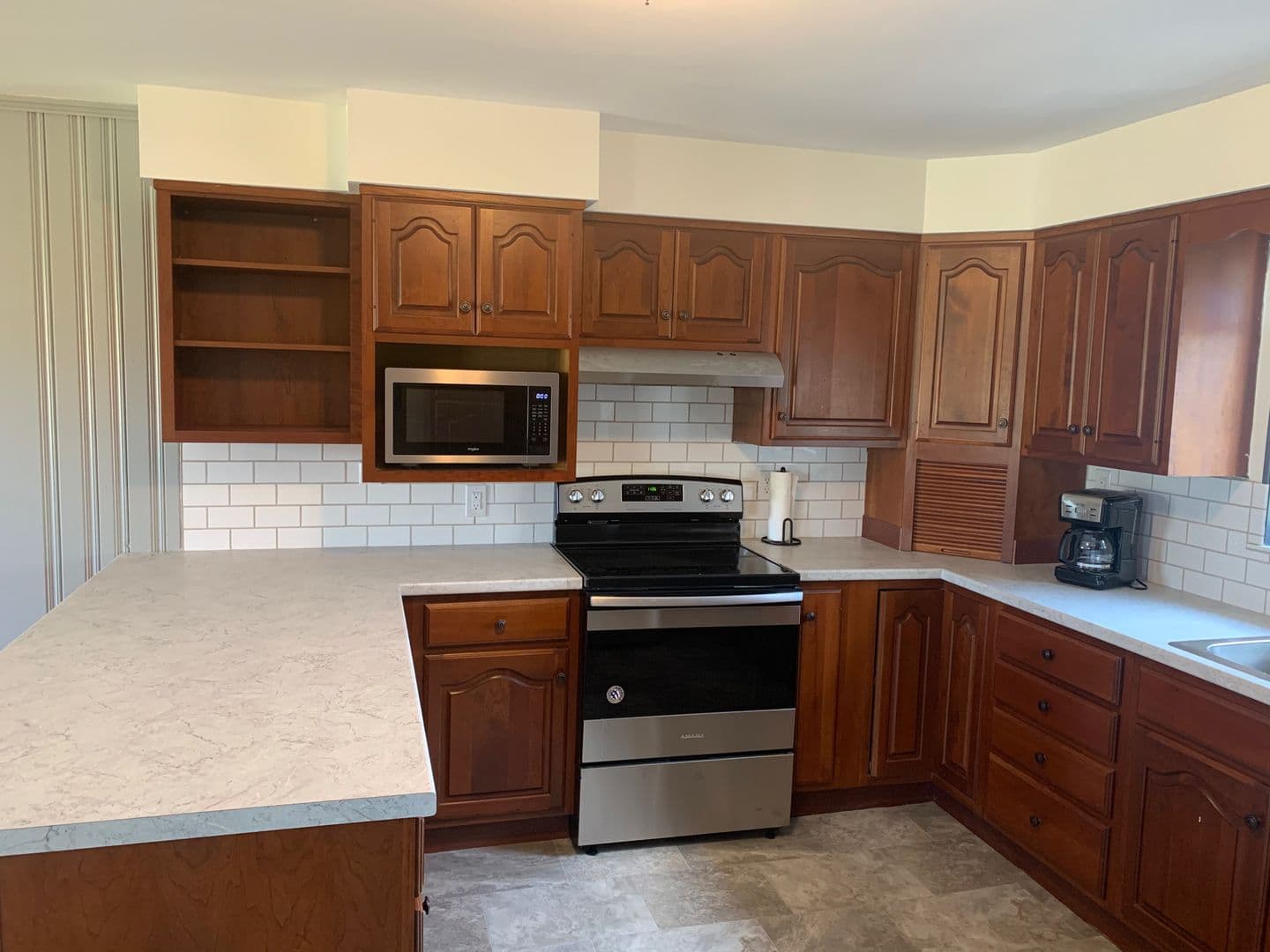 Bloomington House: 7691 W Reeves Road