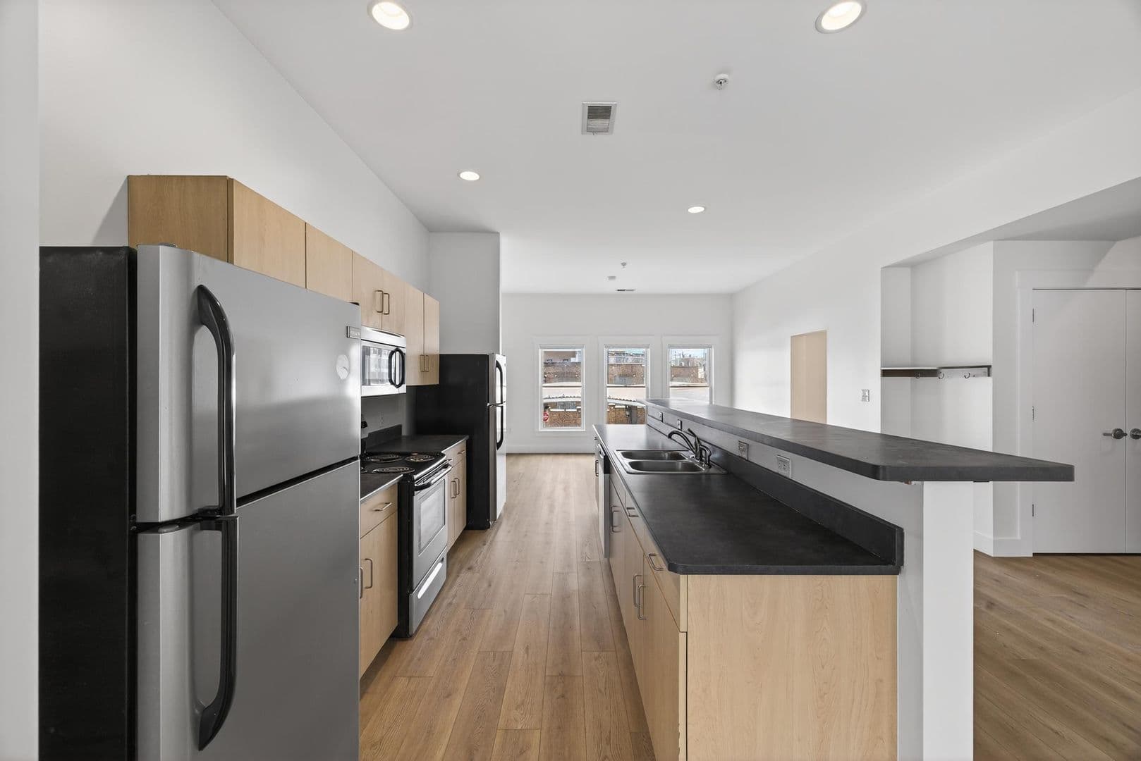Bloomington Apartment: 116 E. 3rd St