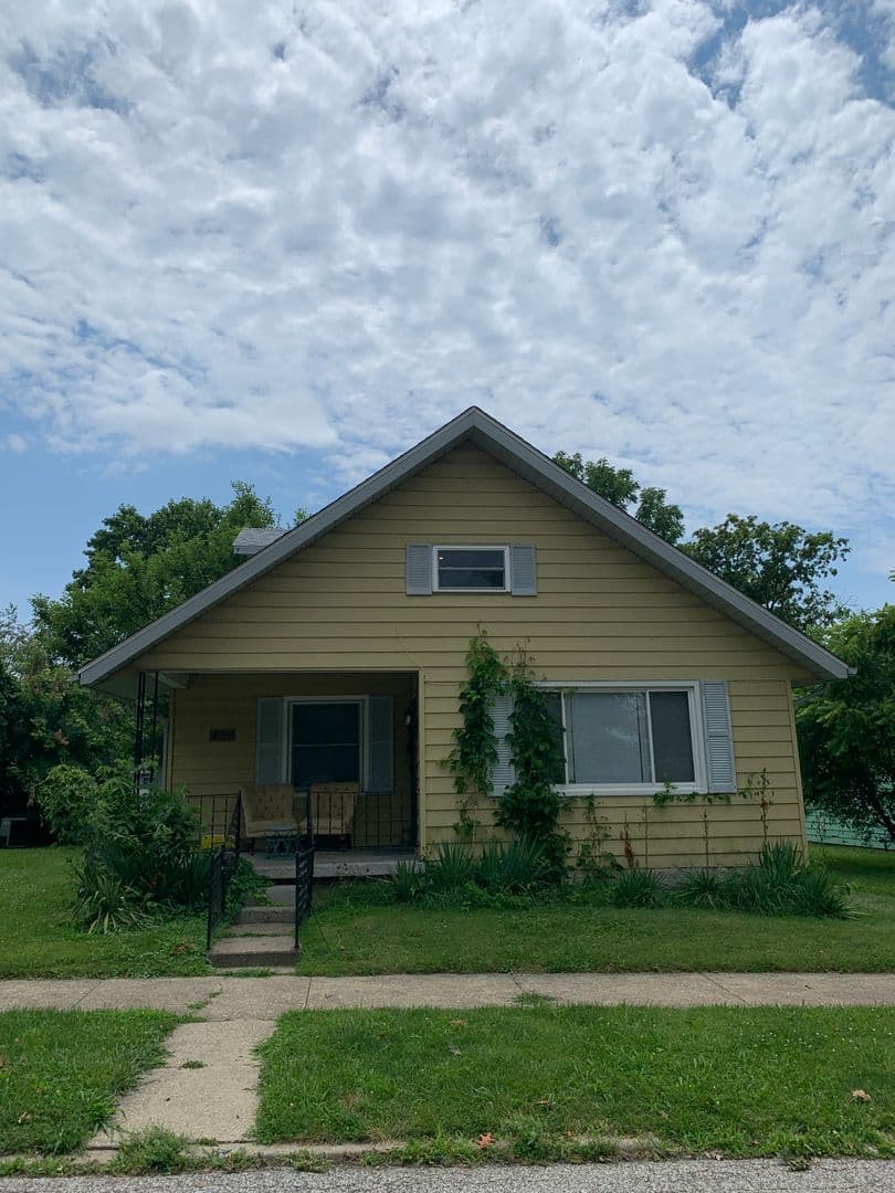 Bloomington Apartment: 408 E. 16th St