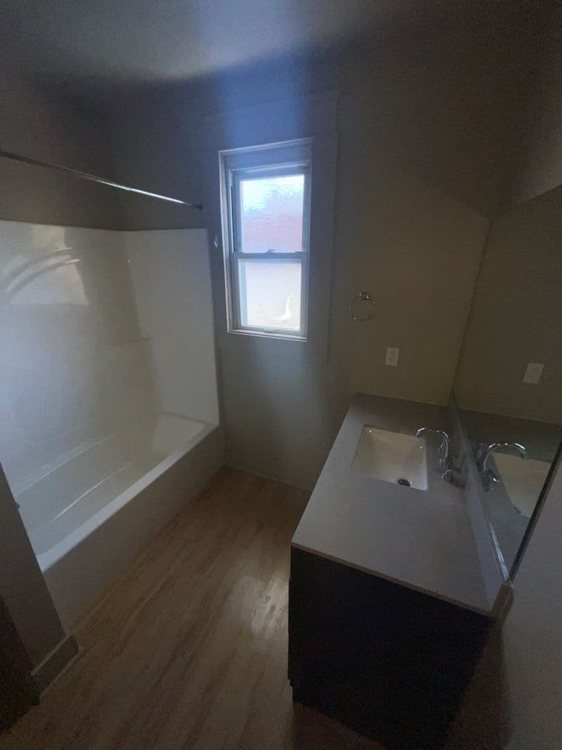 Bloomington Apartment: 425 N. Walnut St