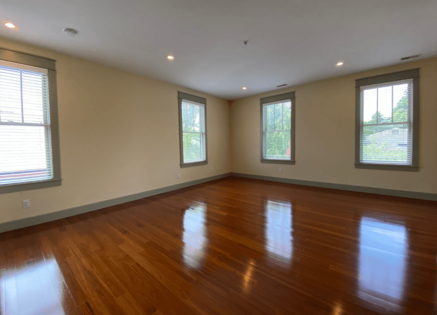 Bloomington Apartment: 235 W. Dodds Street