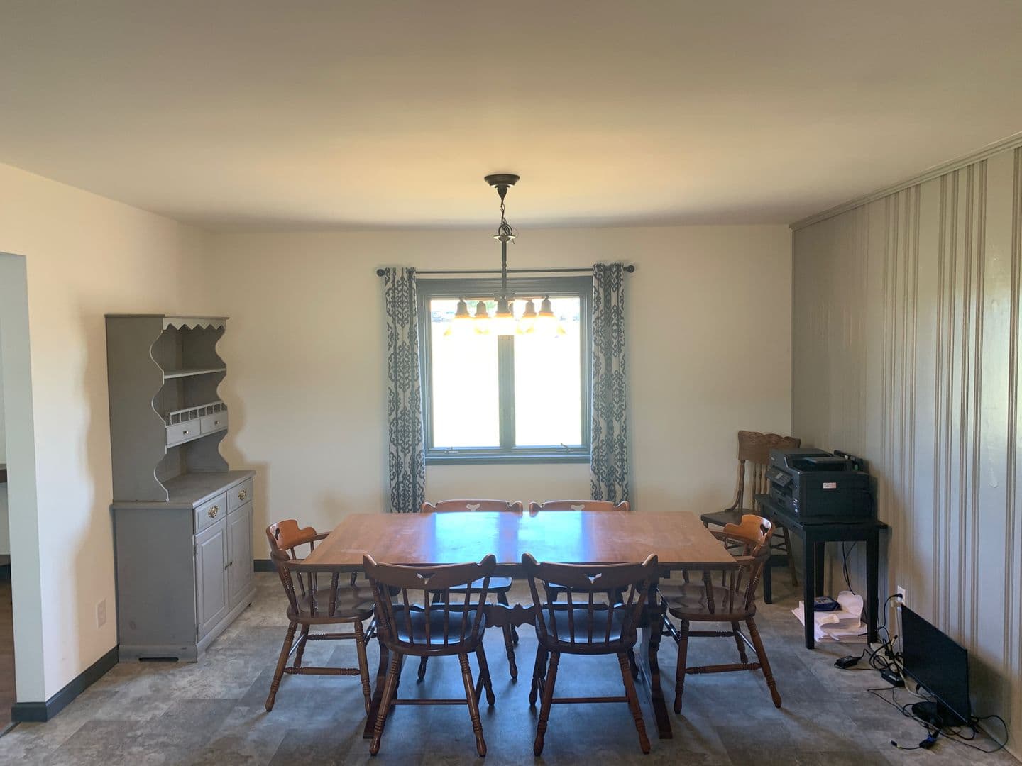 Bloomington House: 7691 W Reeves Road