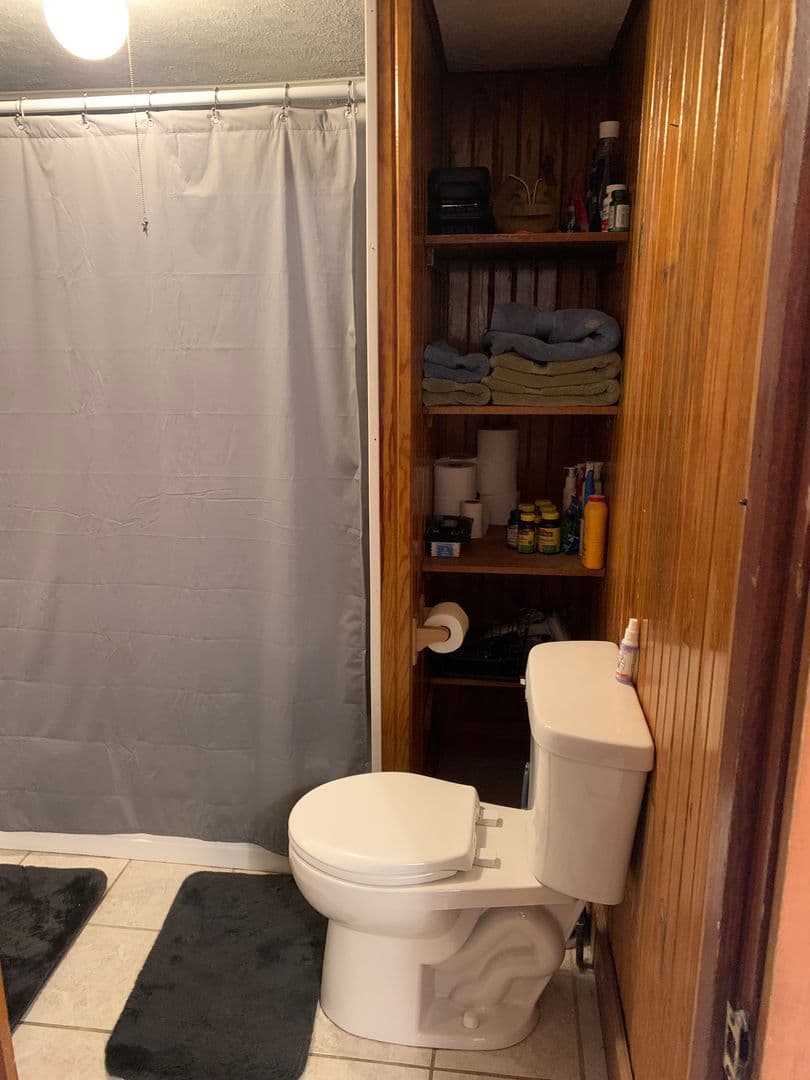 Bloomington House: 302 E 17th St