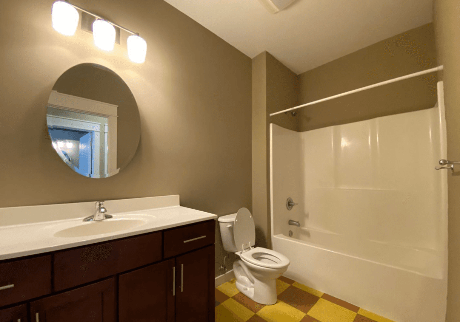 Bloomington Apartment: 425 E. Hillside Drive # 1-4