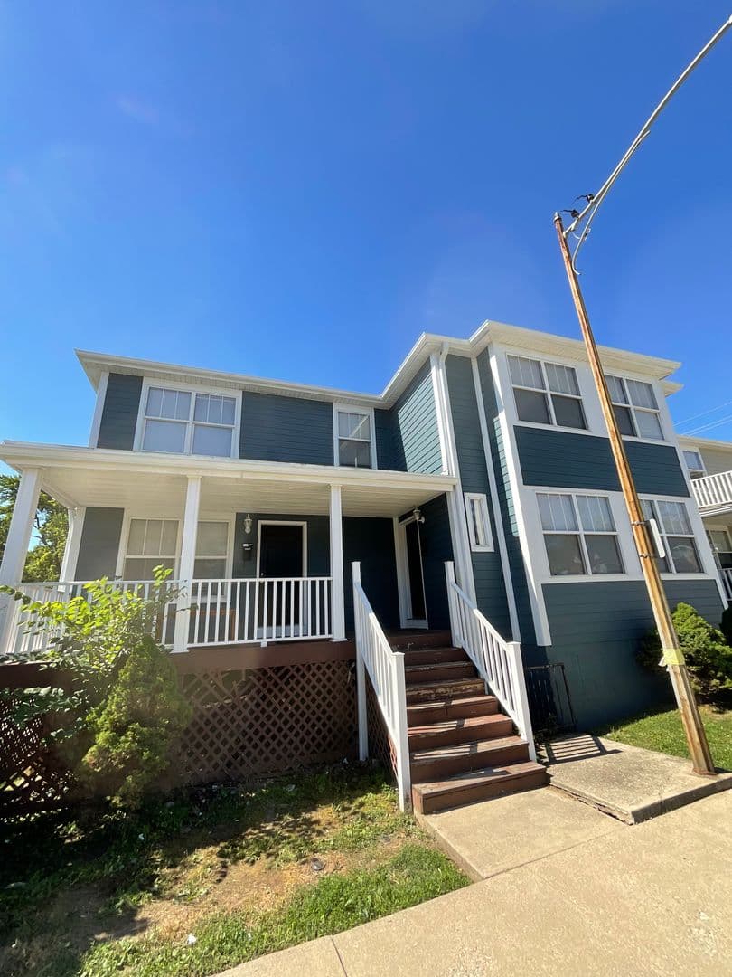 Bloomington House: 318 E. 10th St