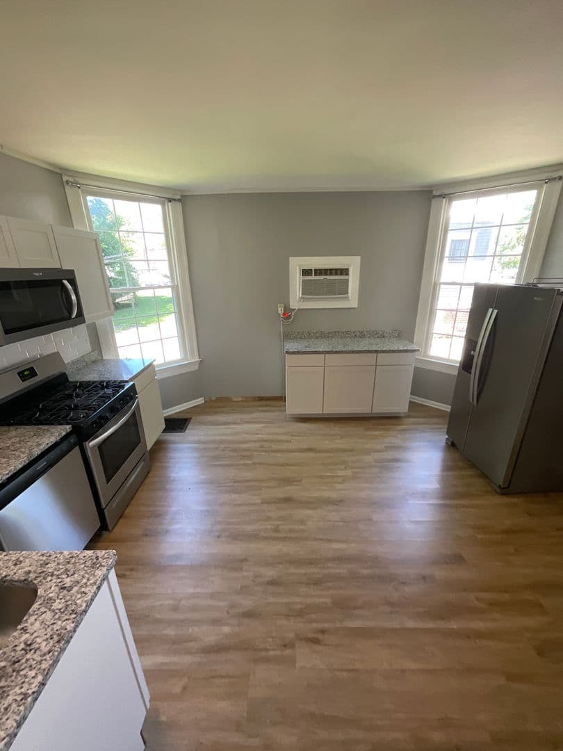 Bloomington Apartment: 308 E. 7th St