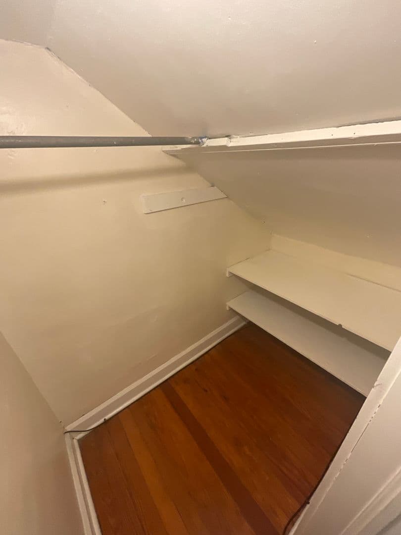 Bloomington Apartment: 712 E. Cottage Grove Ave