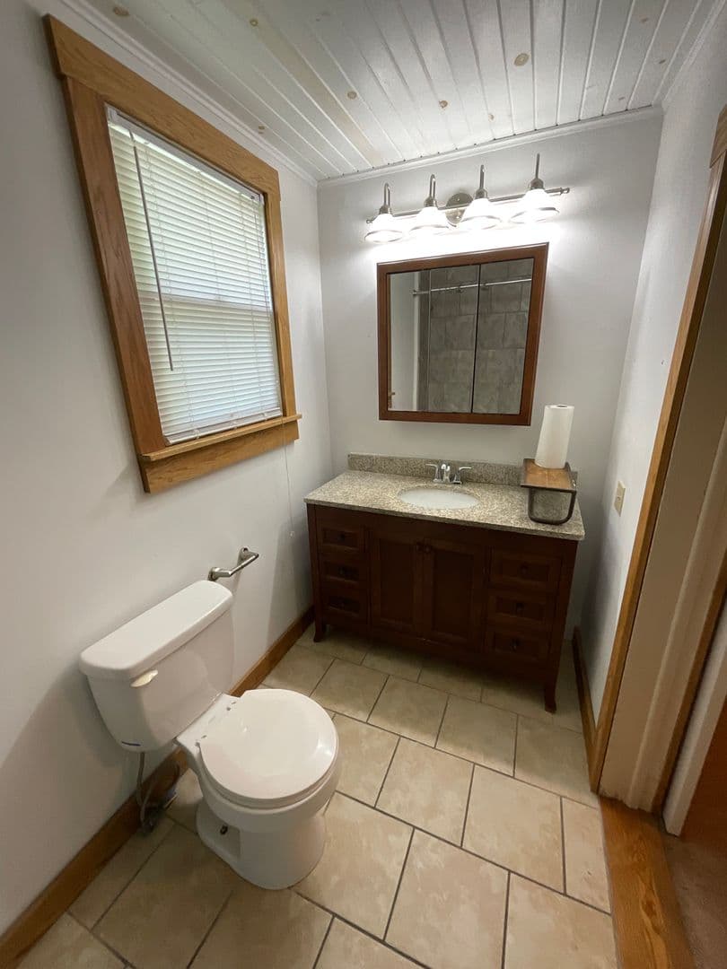 Bloomington Apartment: 408 E. 16th St