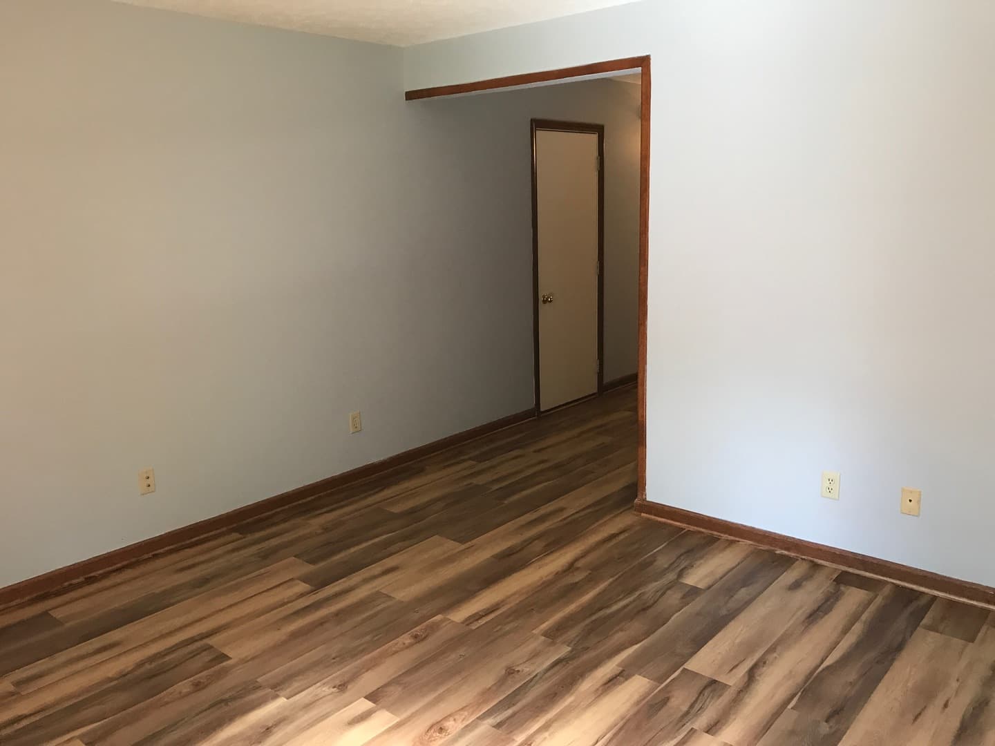 Bloomington House: 601 S. Park Square Dr