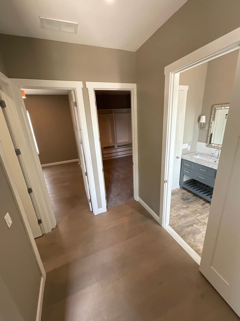 Bloomington House: 431 E. 10th St