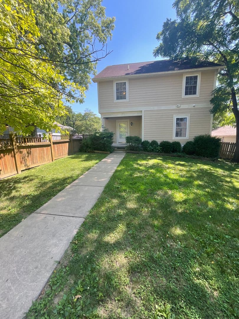 Bloomington House: 313 E. 16th St