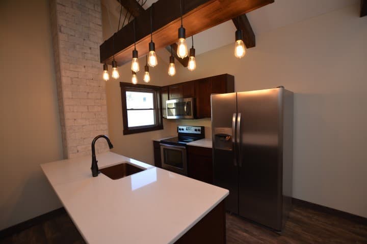 Bloomington Apartment: 416 E. 4th St