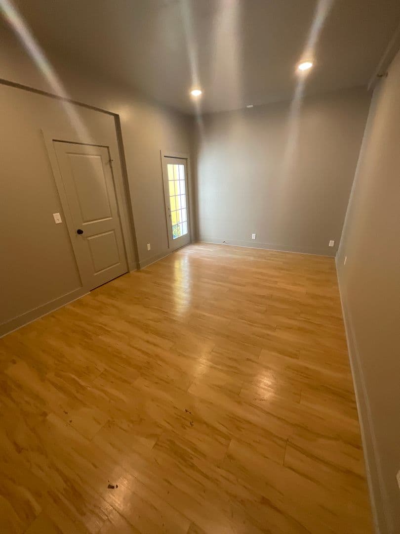Bloomington Apartment: 425 N. Walnut St