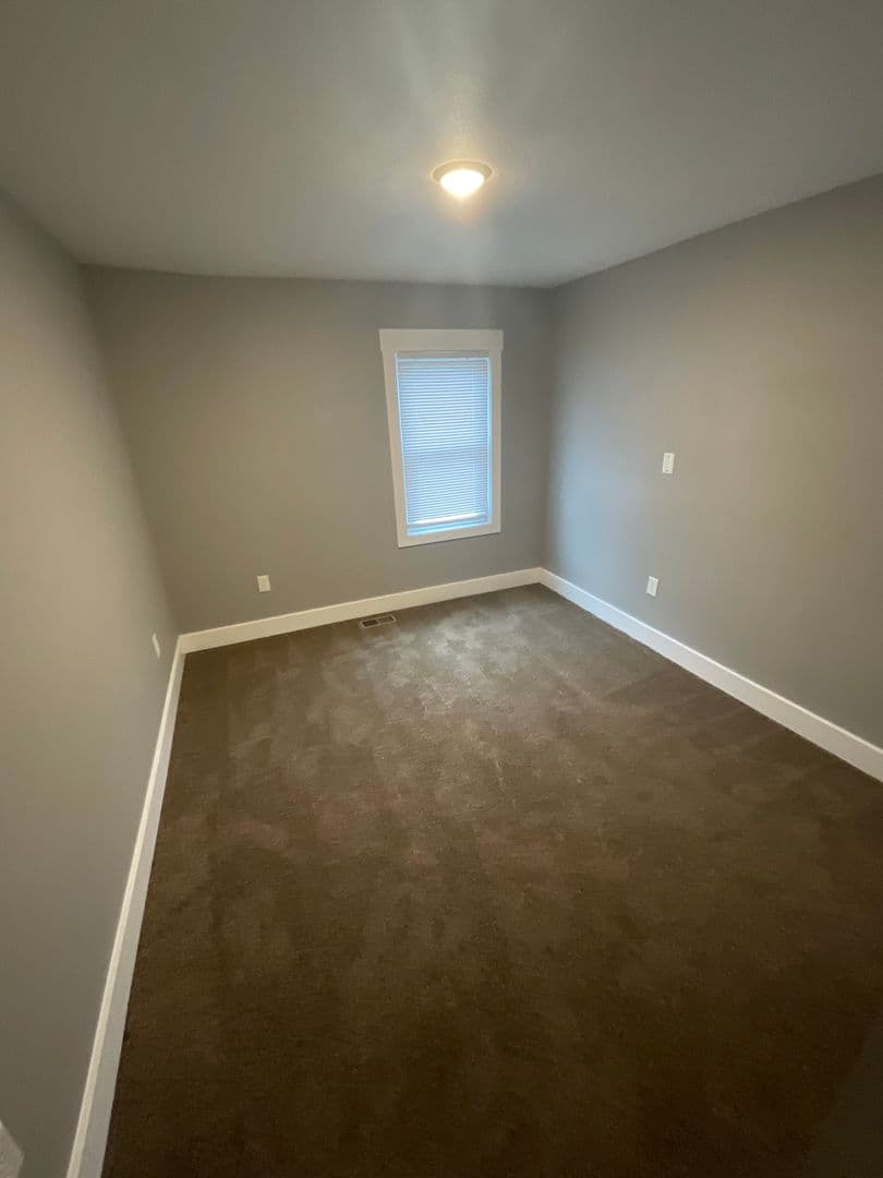 Bloomington Apartment: 705 N. Lincoln St
