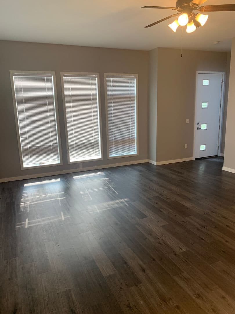 Bloomington Apartment: 422 E. 6th St
