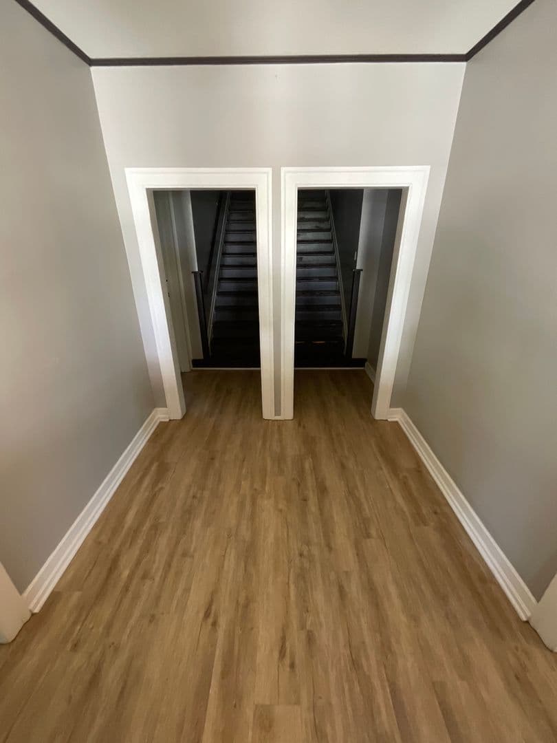 Bloomington Apartment: 308 E. 7th St