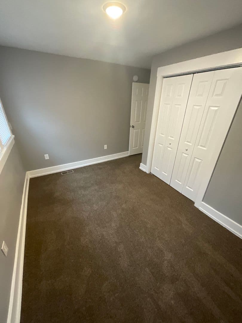 Bloomington Apartment: 705 N. Lincoln St
