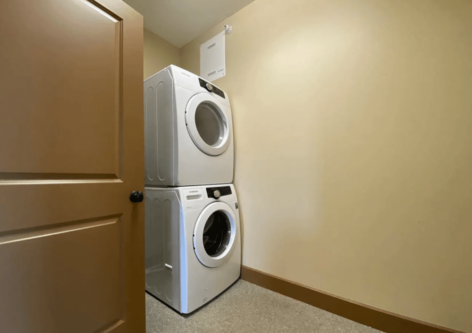 Bloomington Apartment: 231 W. Dodds Street