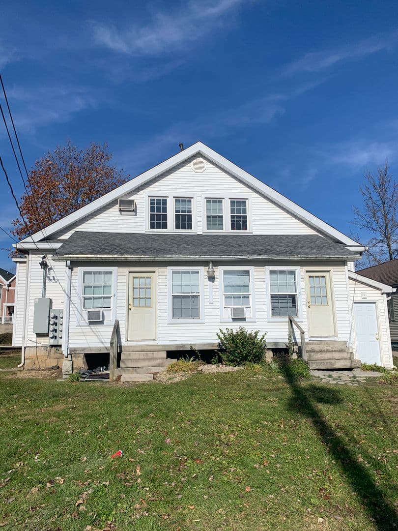 Bloomington Apartment: 308 E. 7th St