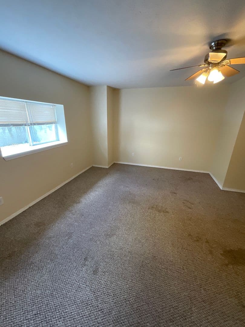 Bloomington House: 318 E. 10th St