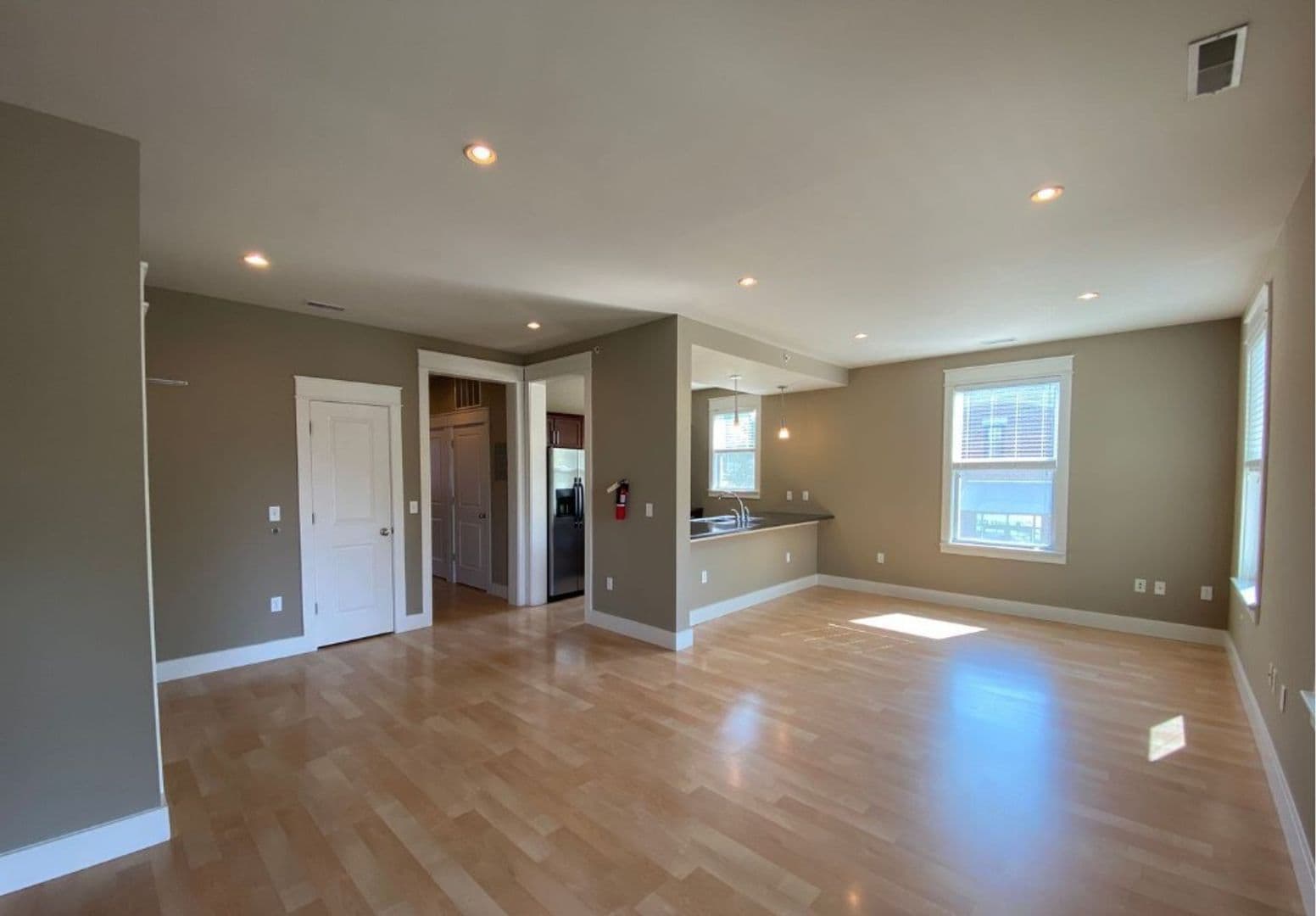 Bloomington Apartment: 421 E. Hillside Drive