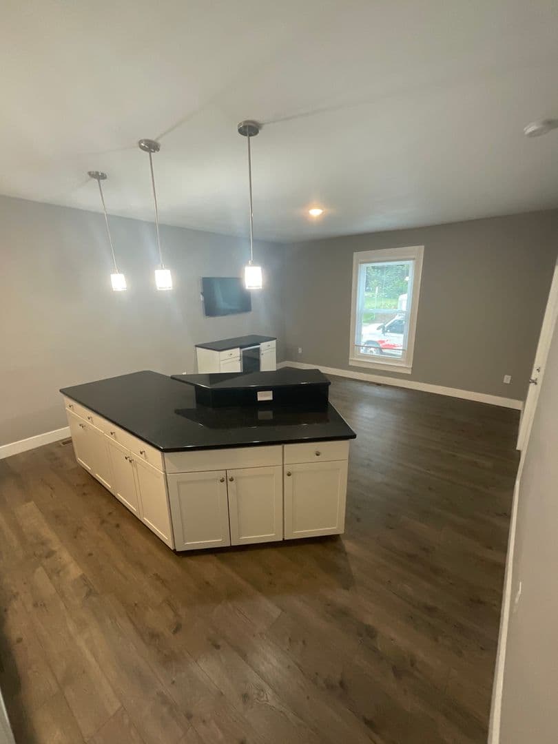Bloomington Apartment: 705 N. Lincoln St