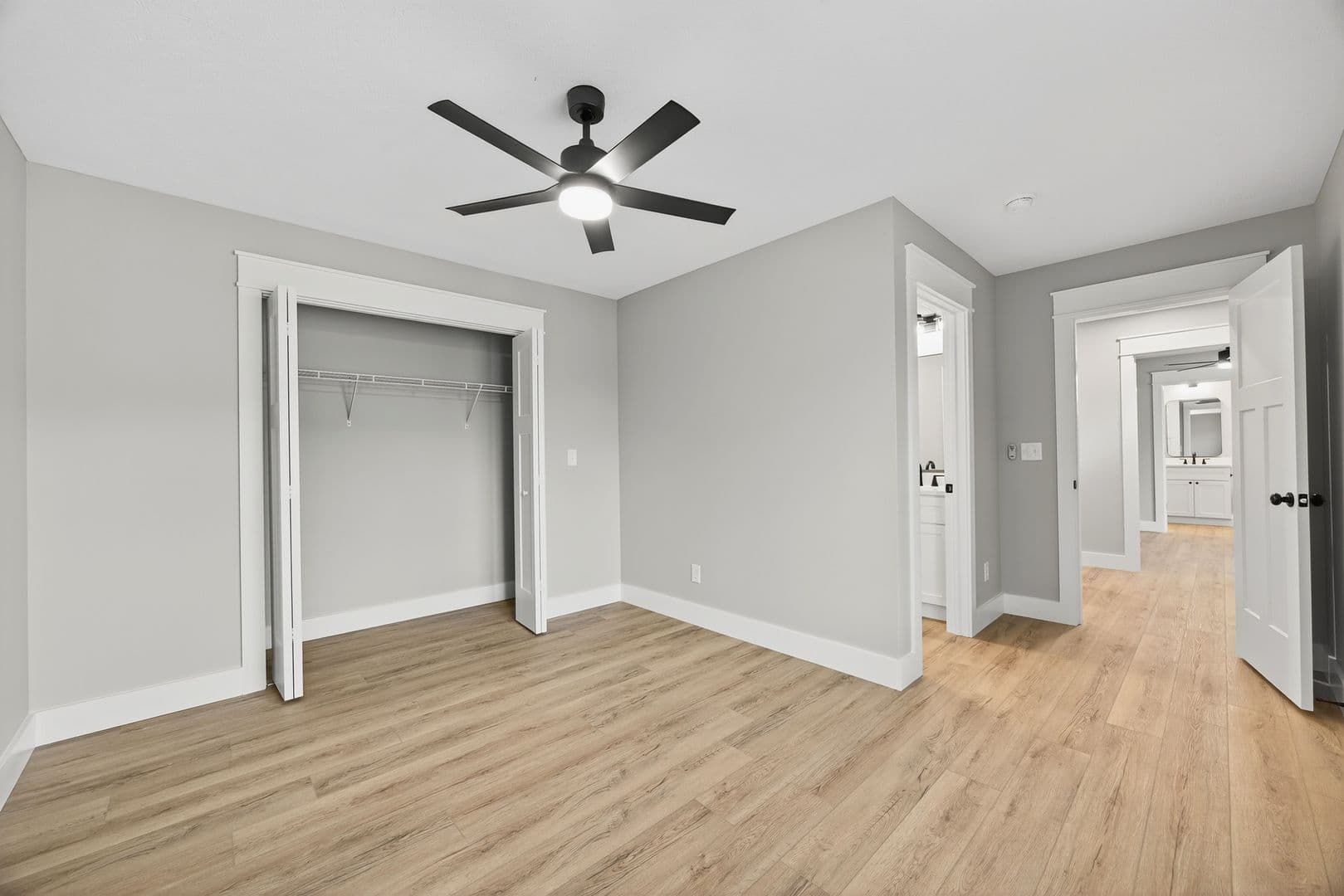 Bloomington Apartment: 906 N Madison Street
