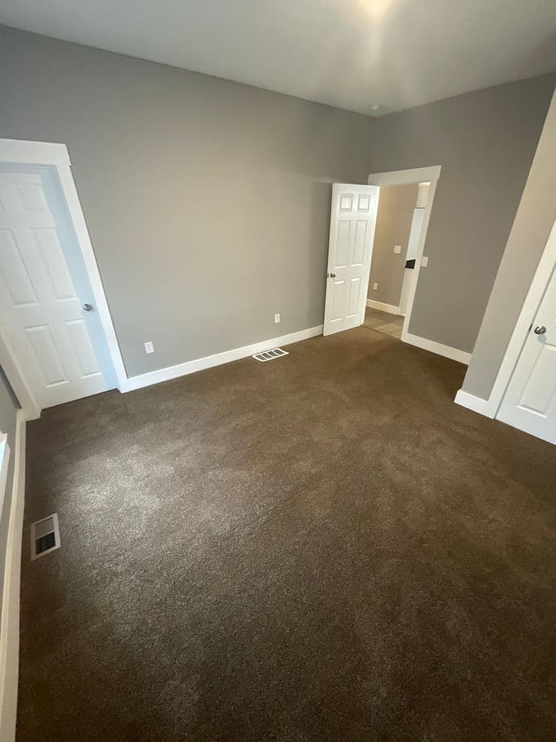 Bloomington Apartment: 705 N. Lincoln St