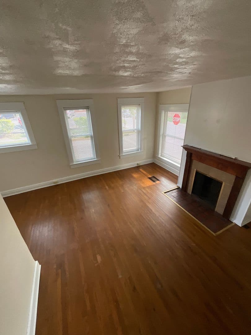 Bloomington House: 323 N. Grant St
