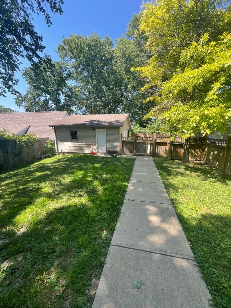Bloomington House: 313 E. 16th St