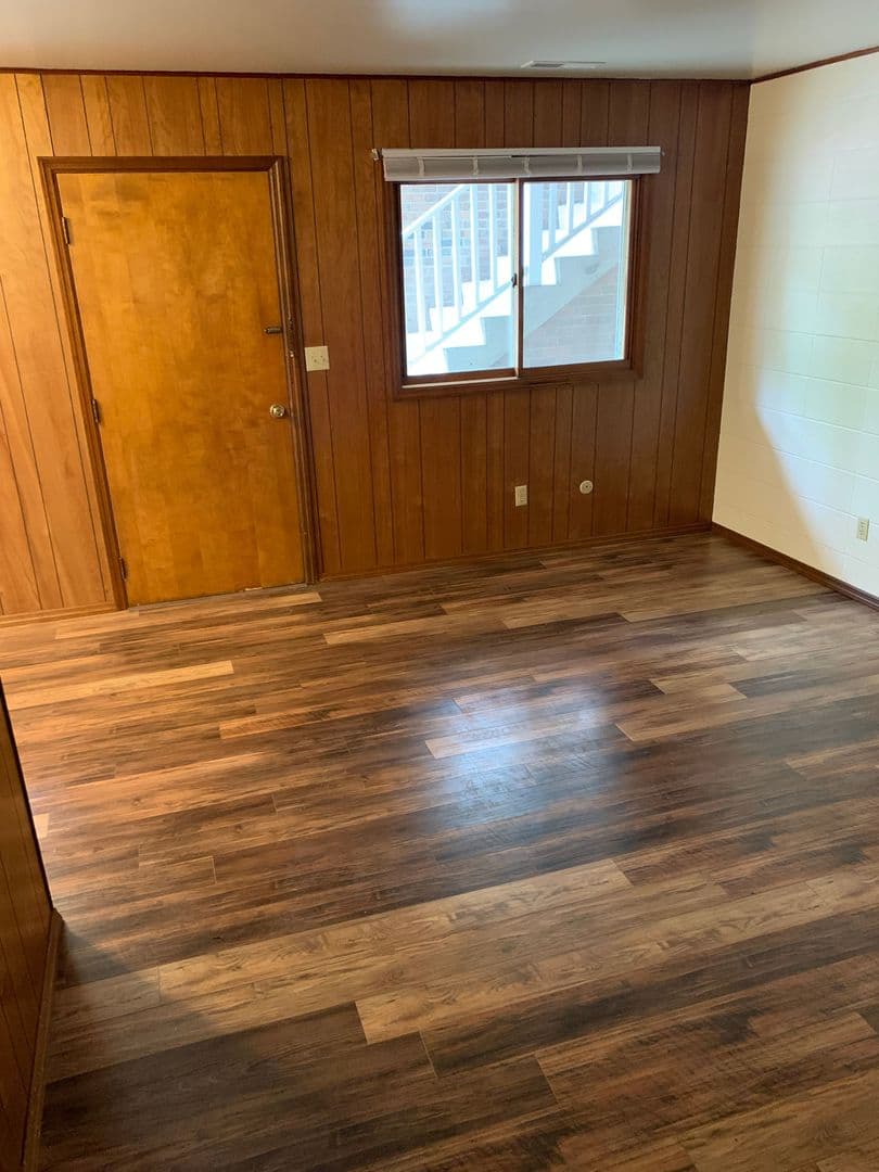 Bloomington Apartment: 326 W. Kenwood Dr - Apt 12