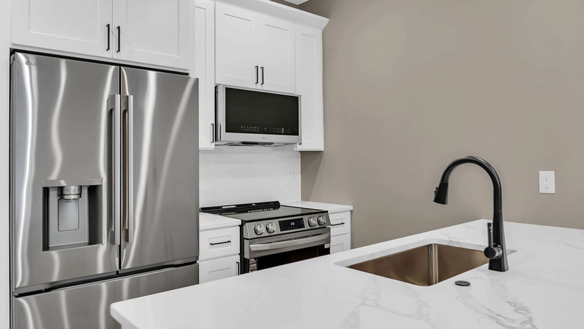 Bloomington Townhome: 809 N. Walnut St.
