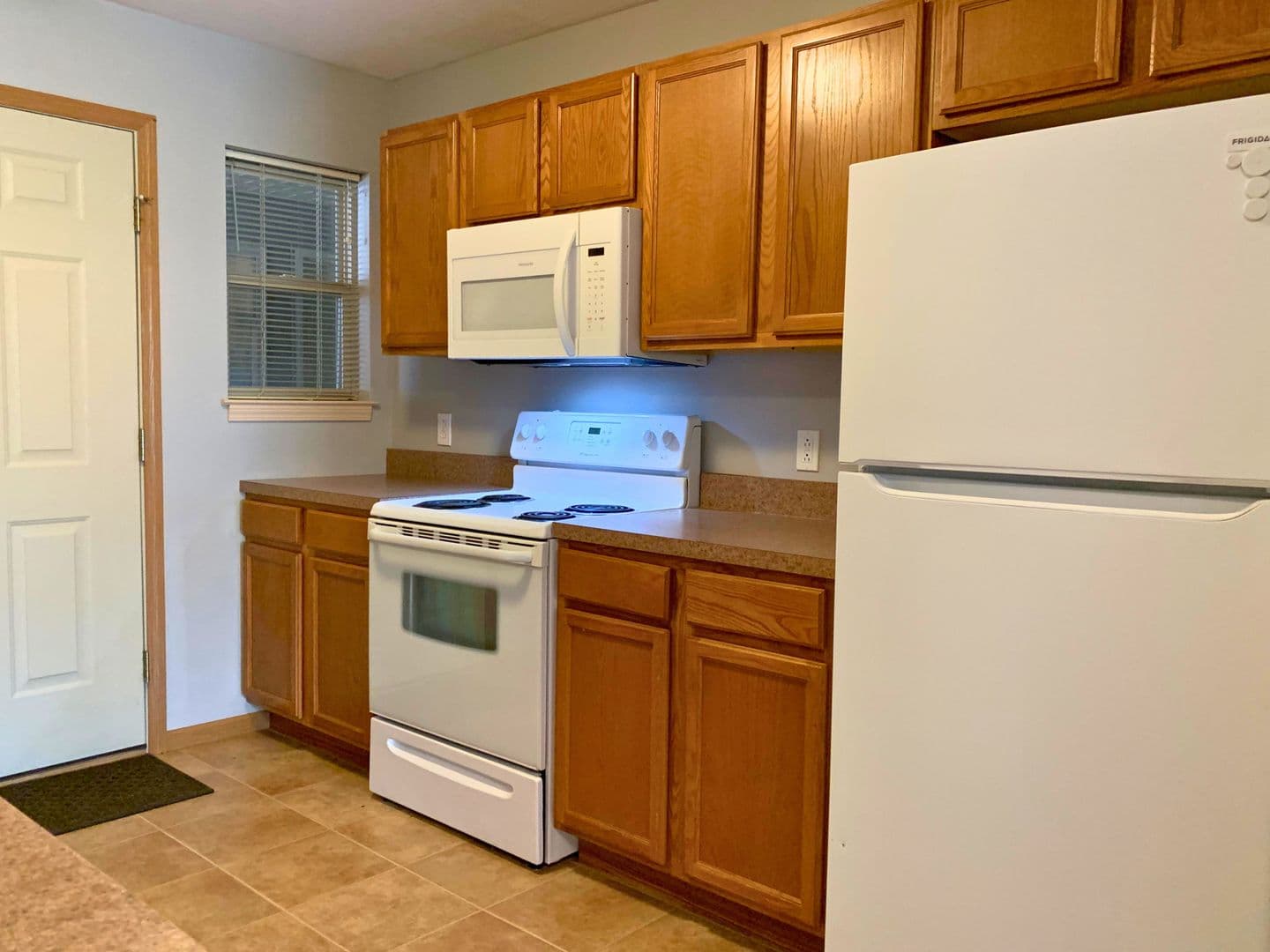 Terre Haute Apartment: 1897 N Hunt St