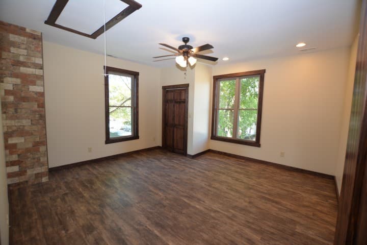 Bloomington Apartment: 416 E. 4th St