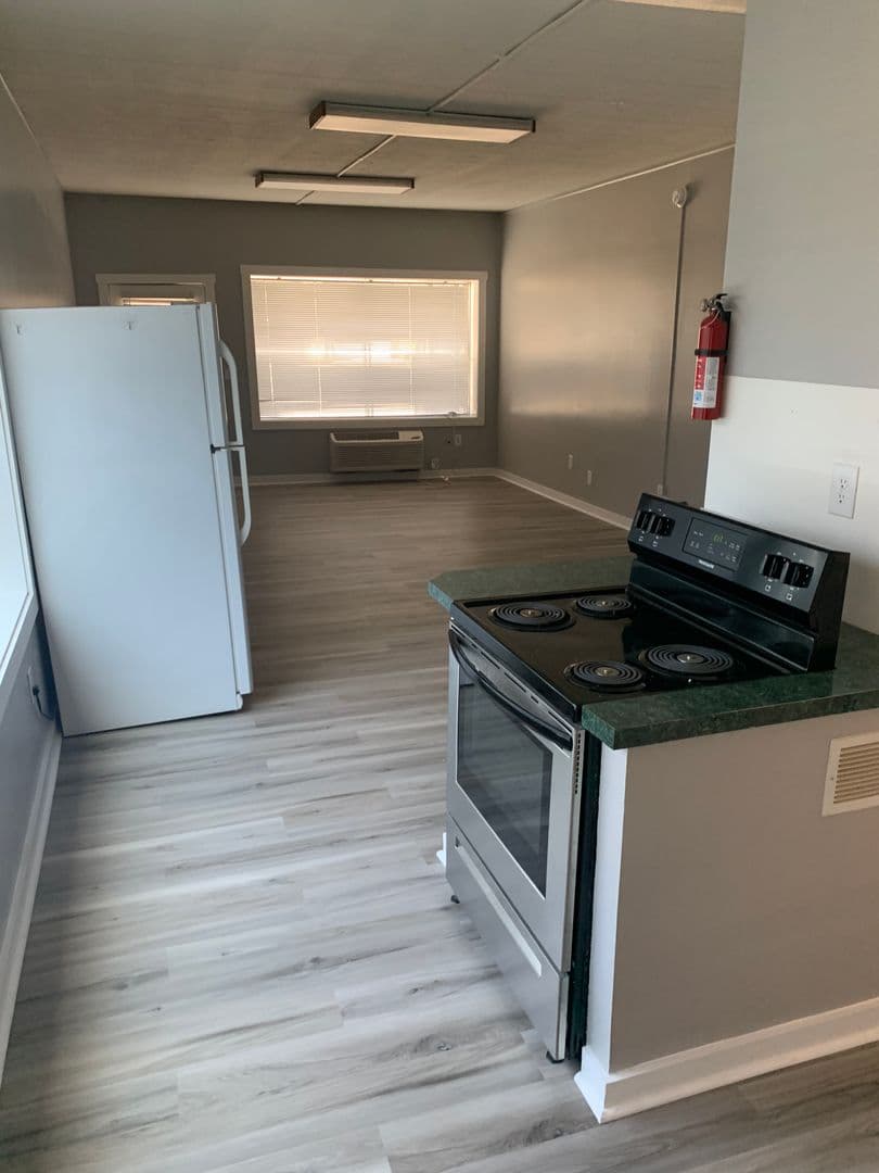 Bloomington Apartment: 211 S. Lincoln St