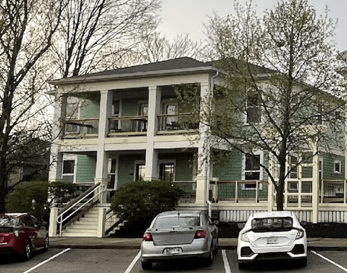 Bloomington Apartment: 421 E. Hillside Drive