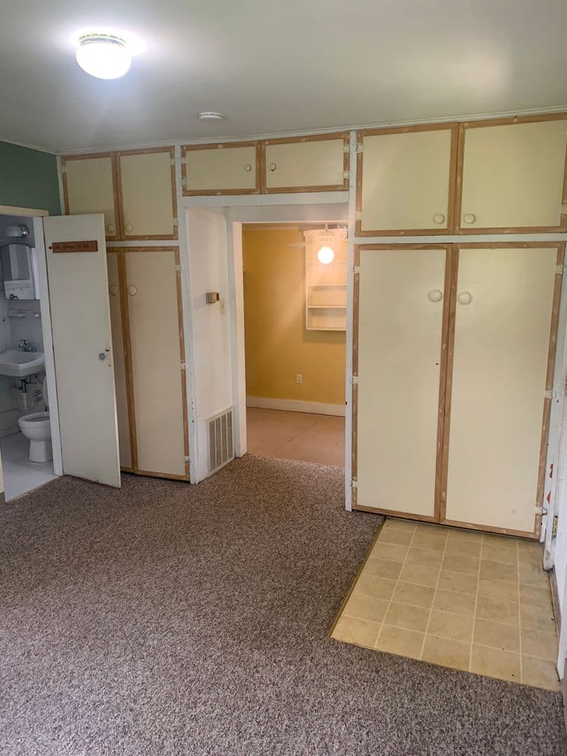 Bloomington Apartment: 712 1/2 E. Cottage Grove Ave