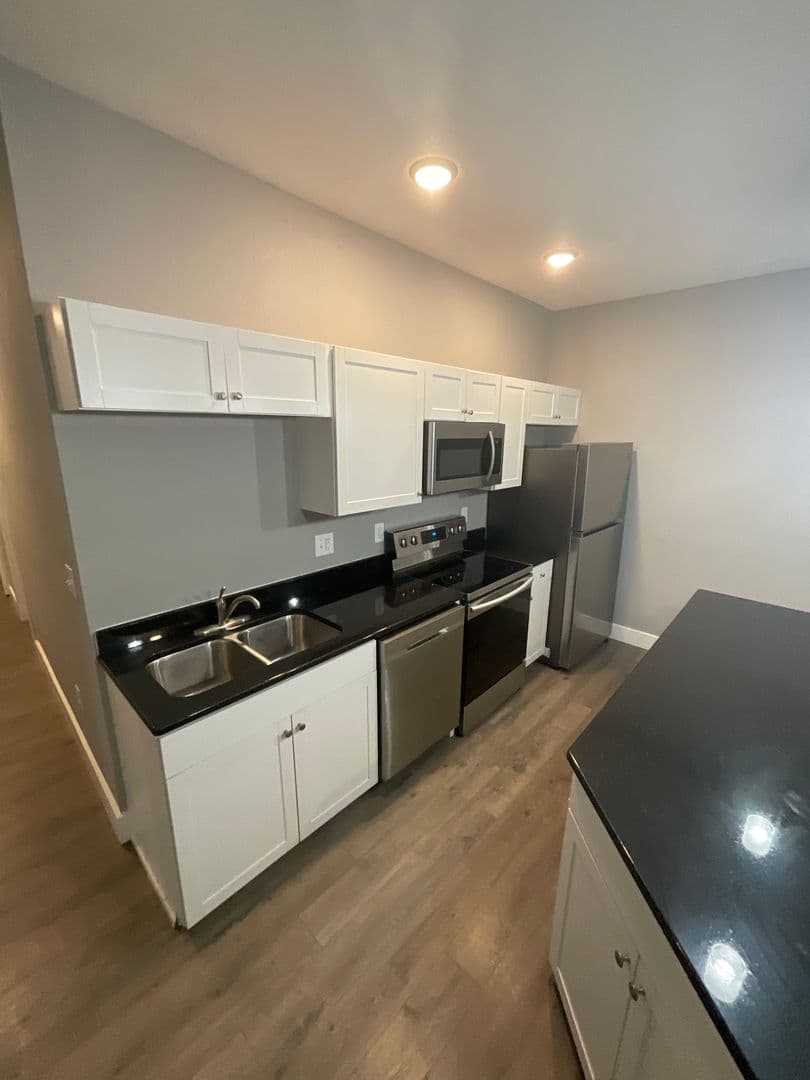 Bloomington Apartment: 705 N. Lincoln St