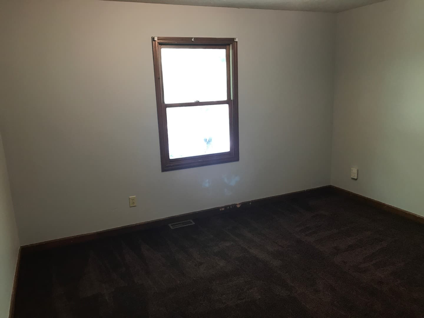 Bloomington House: 601 S. Park Square Dr