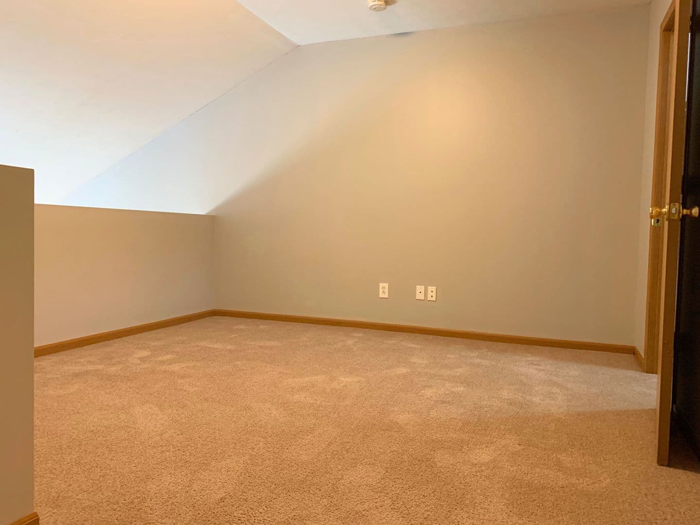 Terre Haute Apartment: 1897 N Hunt St
