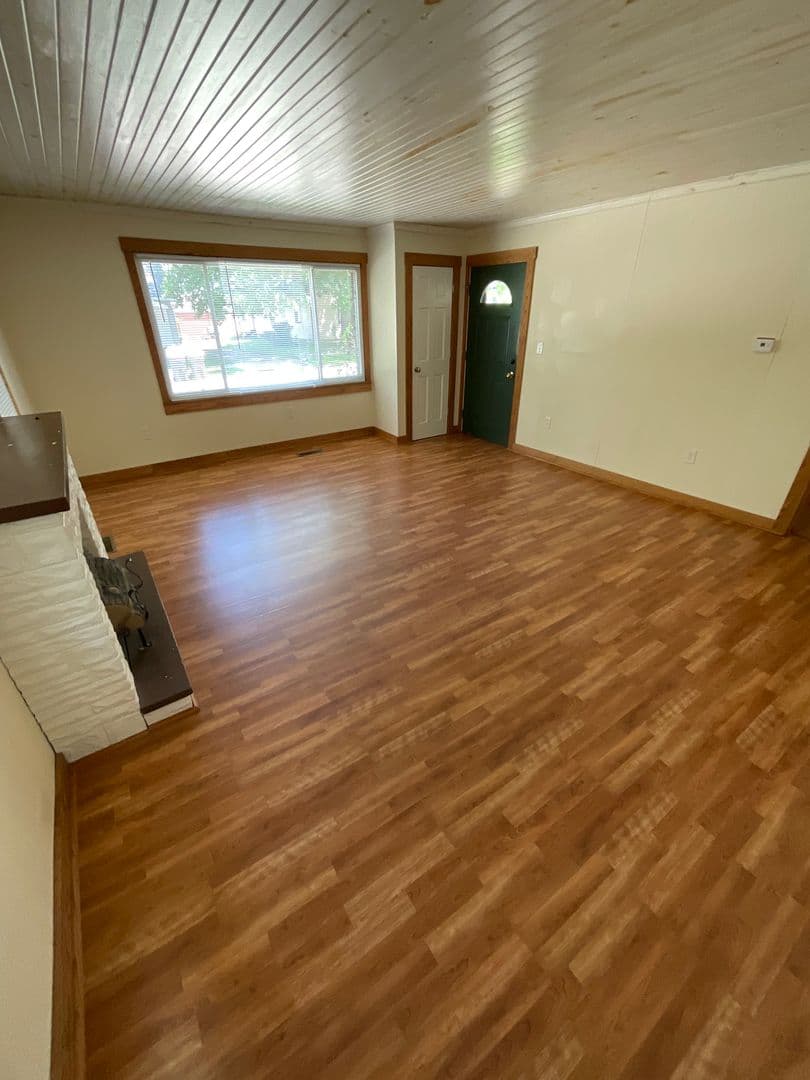 Bloomington Apartment: 408 E. 16th St